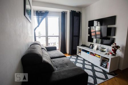 Sala de apartamento para alugar com 3 quartos, 70m² em Parque Imperial, São Paulo