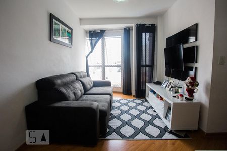 Sala de apartamento para alugar com 3 quartos, 70m² em Parque Imperial, São Paulo