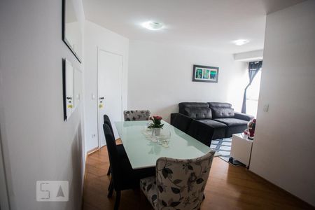 Sala de apartamento para alugar com 3 quartos, 70m² em Parque Imperial, São Paulo