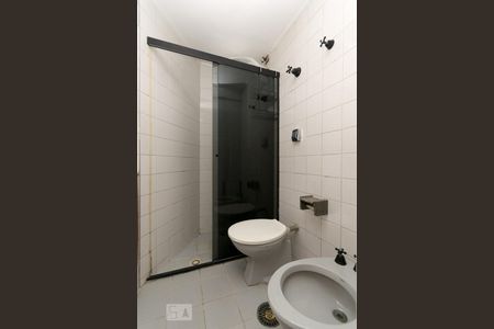 Apartamento à venda com 69m², 1 quarto e 1 vaga Apartamento à venda com 69m², 1 quarto e 1 vagaBanheiro da Suíte