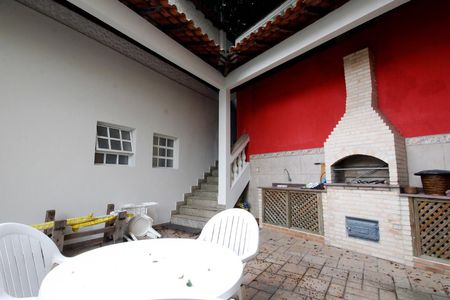 Casa à venda com 203m², 2 quartos e 2 vagasChurrasqueira.