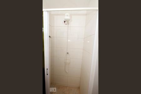 Casa à venda com 203m², 2 quartos e 2 vagasBox Banheiro de Serviço.