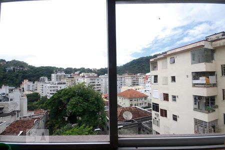 Casa à venda com 203m², 2 quartos e 2 vagasVista Janela da Cozinha.