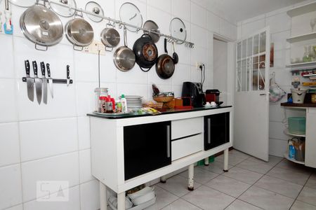 Casa à venda com 203m², 2 quartos e 2 vagasCozinha.