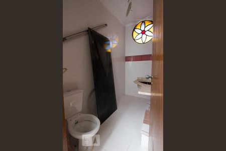 Casa à venda com 200m², 3 quartos e 2 vagasBanheiro quarto 2