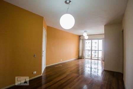 Sala de apartamento para alugar com 3 quartos, 110m² em Vila Ipojuca, São Paulo