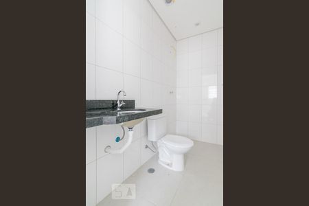 Banheiro de apartamento para alugar com 1 quarto, 40m² em Vila Valparaíso, Santo André