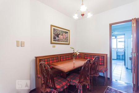 Apartamento para alugar com 121m², 3 quartos e 2 vagasSala