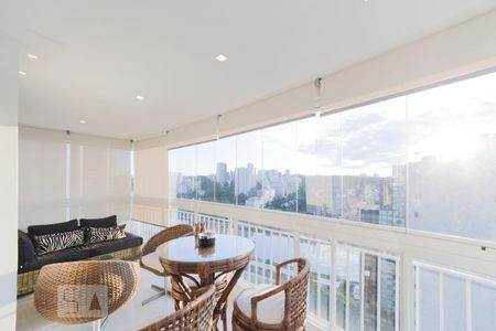 Apartamento para alugar com 75m², 1 quarto e 2 vagasVaranda