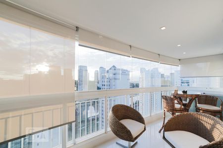 Apartamento para alugar com 75m², 1 quarto e 2 vagasVaranda