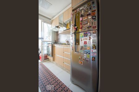 Cozinha de apartamento para alugar com 2 quartos, 56m² em Vila Nair, São Paulo