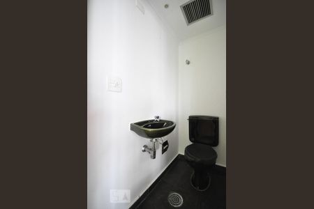 lavabo de apartamento para alugar com 4 quartos, 189m² em Vila Suzana, São Paulo