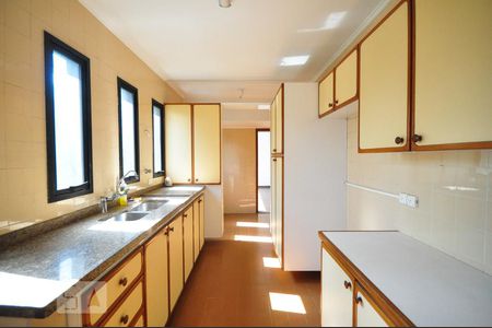 Apartamento para alugar com 189m², 4 quartos e 3 vagascozinha