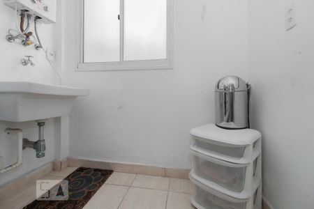 Área de serviço de apartamento para alugar com 2 quartos, 43m² em Cocaia, Guarulhos