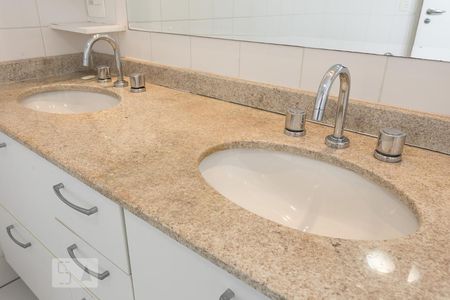 Apartamento para alugar com 184m², 3 quartos e 3 vagas Apartamento para alugar com 184m², 3 quartos e 3 vagasBanheiro da suíte 3