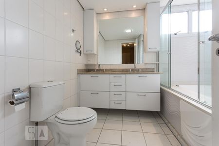 Apartamento para alugar com 184m², 3 quartos e 3 vagas Apartamento para alugar com 184m², 3 quartos e 3 vagasBanheiro da suíte 3