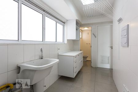Apartamento para alugar com 184m², 3 quartos e 3 vagas Apartamento para alugar com 184m², 3 quartos e 3 vagasÁrea de serviço