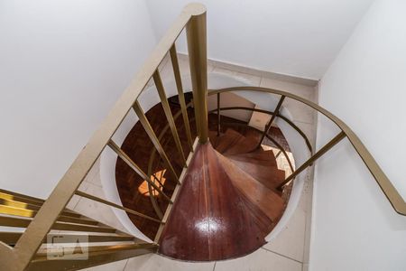 Escada para o 2 andar de apartamento à venda com 5 quartos, 208m² em Vila Hulda, Guarulhos
