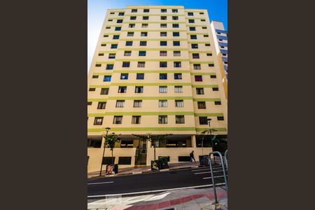 Apartamento à venda com 56m², 1 quarto e sem vaga Apartamento à venda com 56m², 1 quarto e sem vagaFachada