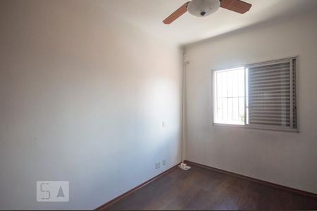 Apartamento para alugar com 90m², 2 quartos e 2 vagas Apartamento para alugar com 90m², 2 quartos e 2 vagasQuarto