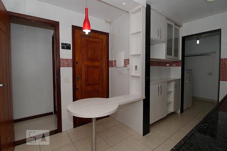 Apartamento à venda com 90m², 2 quartos e 1 vaga Apartamento à venda com 90m², 2 quartos e 1 vagaCozinha.