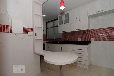 Apartamento à venda com 90m², 2 quartos e 1 vaga Apartamento à venda com 90m², 2 quartos e 1 vagaCozinha.