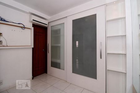 Apartamento à venda com 90m², 2 quartos e 1 vaga Apartamento à venda com 90m², 2 quartos e 1 vagaSuite.