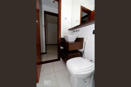 Apartamento à venda com 90m², 2 quartos e 1 vaga Apartamento à venda com 90m², 2 quartos e 1 vagaBanheiro Social.
