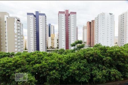 Vista da sacada de apartamento à venda com 2 quartos, 70m² em Mansões Santo Antônio, Campinas