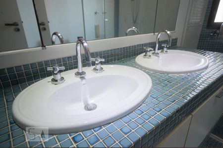 Apartamento à venda com 348m², 4 quartos e 3 vagasBanheiro