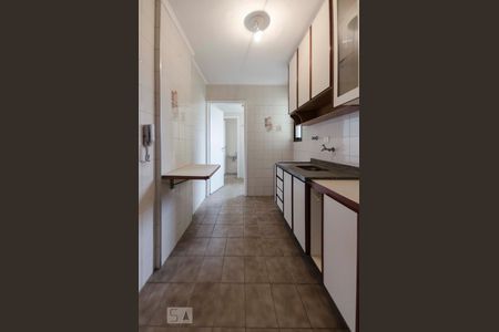 Cozinha de apartamento para alugar com 2 quartos, 60m² em Vila Romero, São Paulo