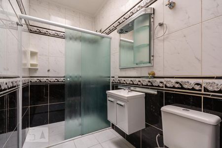 Banheiro da Suíte 1 de casa para alugar com 3 quartos, 150m² em Jardim Chácara Inglesa, São Bernardo do Campo