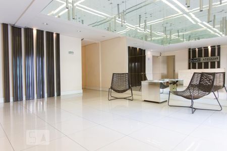 Studio à venda com 40m², 1 quarto e 1 vaga Studio à venda com 40m², 1 quarto e 1 vagaHall