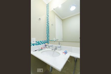 Banheiro social de apartamento para alugar com 3 quartos, 78m² em Parque Prado, Campinas