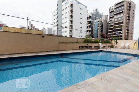 Apartamento à venda com 127m², 3 quartos e 2 vagasDependências do prédio - piscina