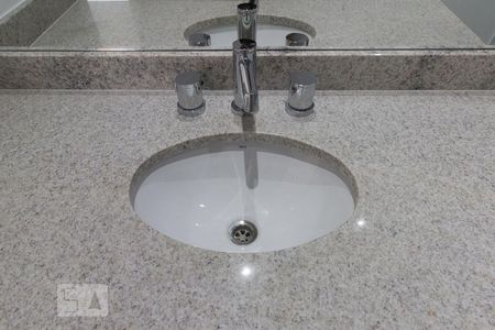 Banheiro de apartamento à venda com 1 quarto, 50m² em Barra Funda, São Paulo