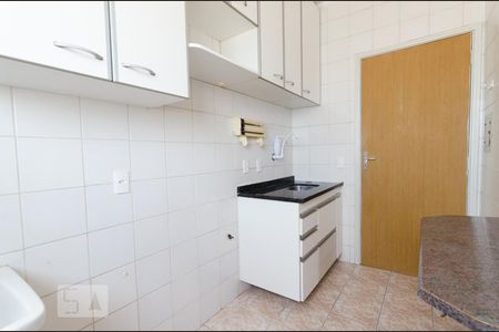 Cozinha de apartamento para alugar com 1 quarto, 42m² em Centro, Campinas