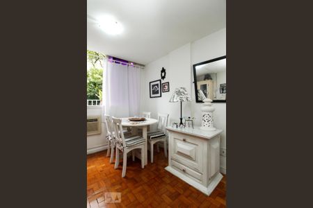 Sala. de apartamento para alugar com 1 quarto, 40m² em Copacabana, Rio de Janeiro