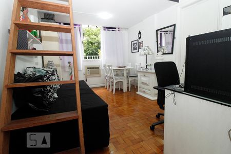 Sala. de apartamento para alugar com 1 quarto, 40m² em Copacabana, Rio de Janeiro