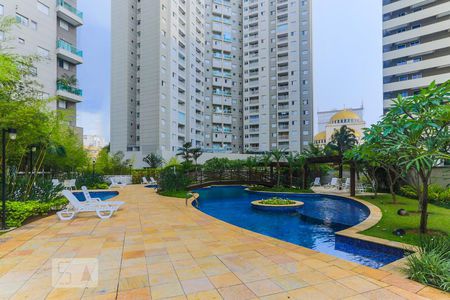 Apartamento à venda com 65m², 2 quartos e 1 vagaÁrea comum - Piscina