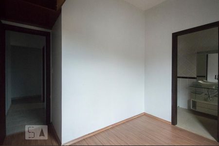 Casa à venda com 300m², 5 quartos e 5 vagasSuíte 03