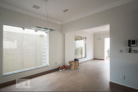 Sala de casa à venda com 5 quartos, 300m² em Jardim da Saúde, São Paulo