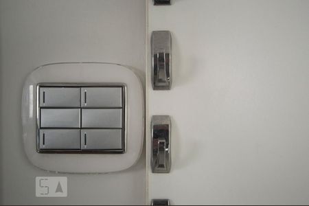 Sala de casa à venda com 5 quartos, 300m² em Jardim da Saúde, São Paulo