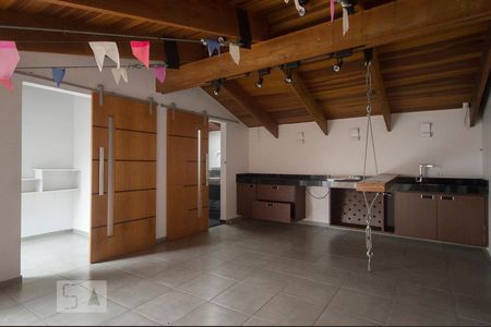 Casa à venda com 300m², 5 quartos e 5 vagasLounge