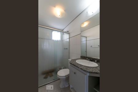 Banheiro social de apartamento à venda com 3 quartos, 65m² em Aclimação, São Paulo