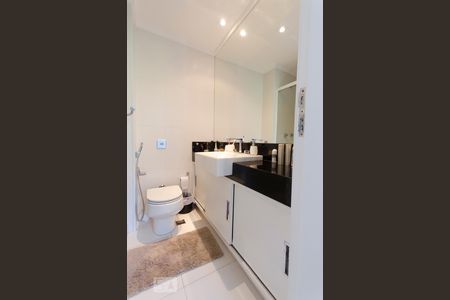 BANHEIRO DA SUITE de apartamento à venda com 2 quartos, 110m² em Lagoa, Rio de Janeiro