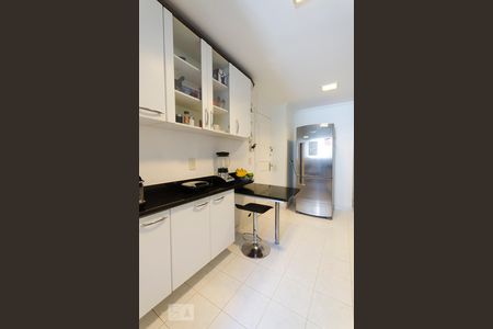 Apartamento à venda com 110m², 2 quartos e 1 vagaCOZINHA