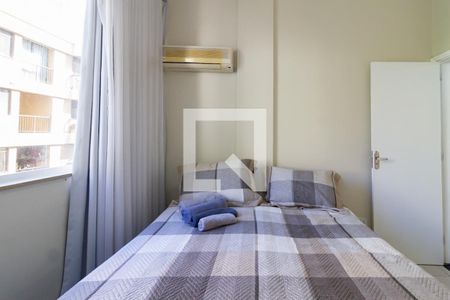 Quarto 1 de apartamento à venda com 2 quartos, 70m² em Copacabana, Rio de Janeiro