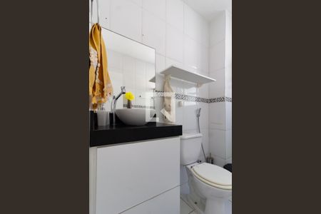 Banheiro social  de apartamento à venda com 2 quartos, 70m² em Copacabana, Rio de Janeiro