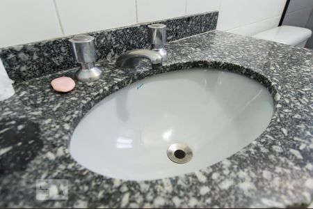 Apartamento à venda com 57m², 2 quartos e 1 vaga Apartamento à venda com 57m², 2 quartos e 1 vagaBanheiro